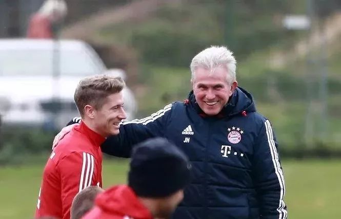 手肯德拉 手肯德拉