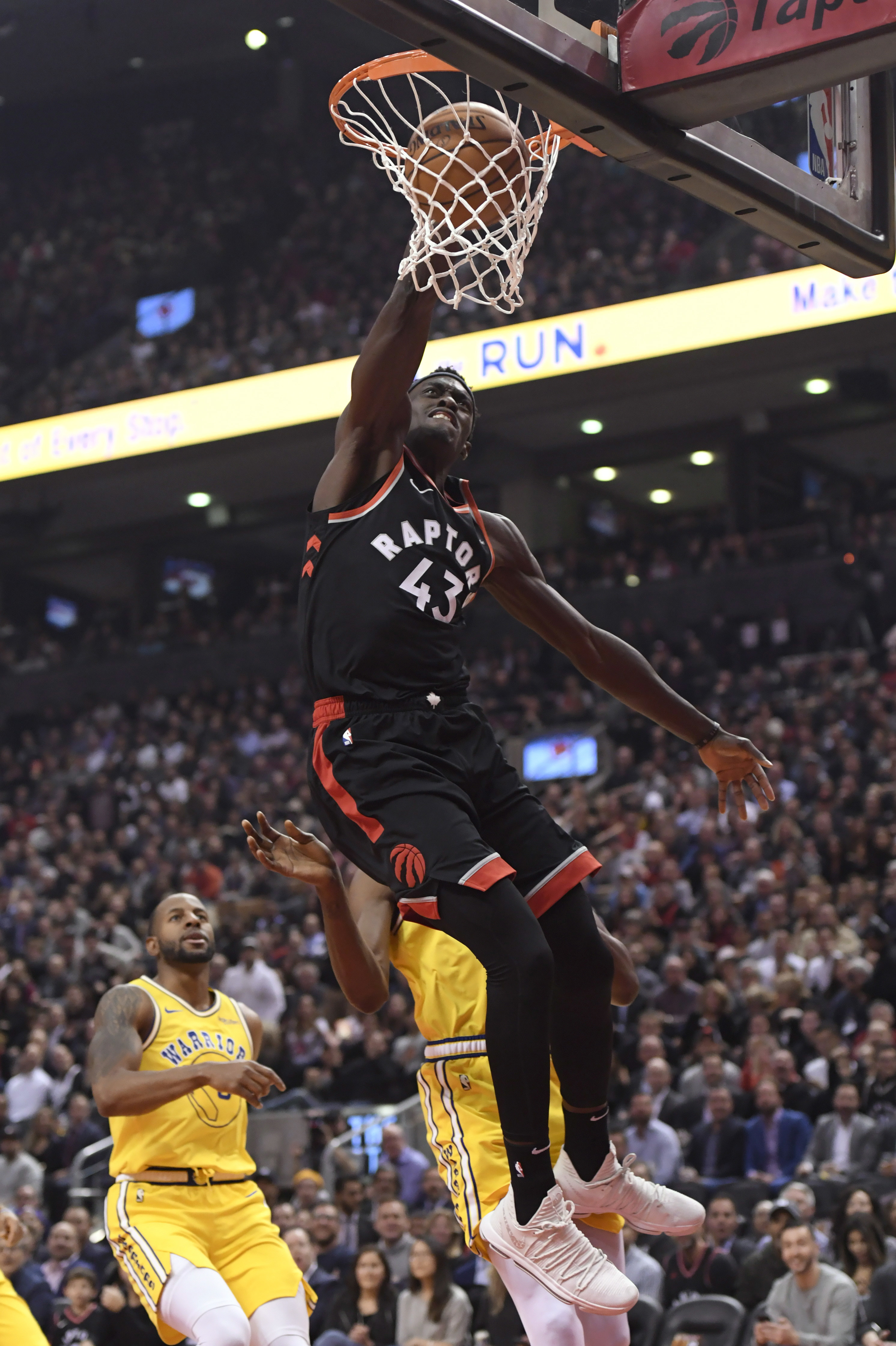 举行大规模 举行大规模